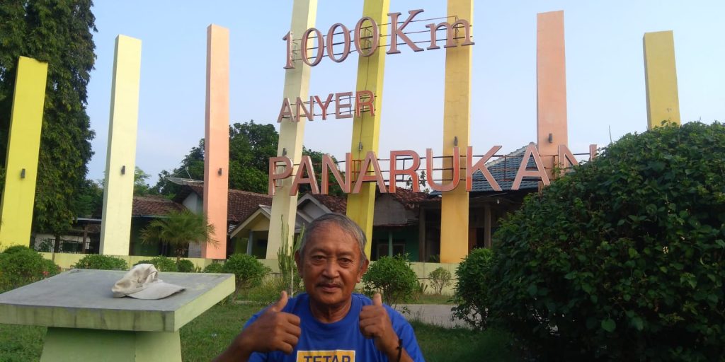 Monumen 1000 Km Anyer Panarukan terletak di Dusun Sabrang Desa Wringinanom Kecamatan Panarukan Kabupaten Situbondo Jawa Timur.