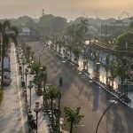 Berada di Bandar Grisse, seolah-olah berdiri di negeri dongeng. Tempat ini adalah pelabuhan yang menjadi pusat perdagangan pertama di Indonesia.