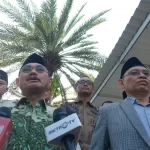 Pemecatan Prof BUS dari Dekan FK Unair dibatalkan. Kini dia bisa kembali aktif memimpin pendidikan dokter, profesi dokter umum, hingga dokter spesialis Universitas Airlangga. Seperti sebuah ludruk.