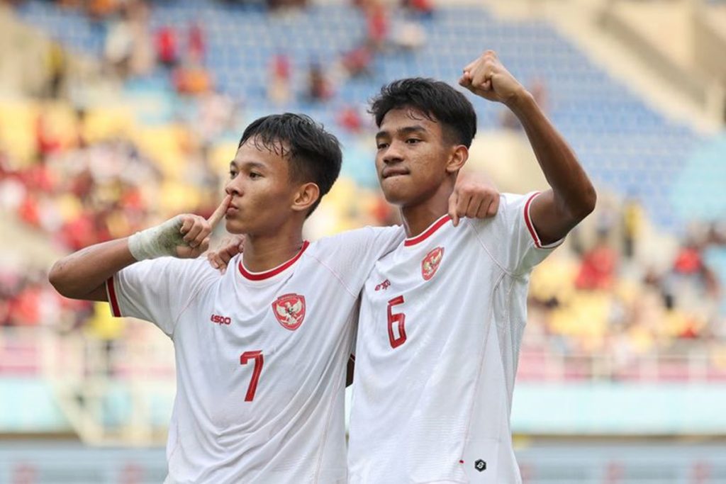 Garuda Muda meraih juara III Piala AFF U-16. Timnas Indonesia U-16 berhasil menyikat Vietnam 5:0. Pekerjaan rumah besar pelatih Nova Arianto guna menyongsong gelaran Kualifikasi Piala Asia U17. 