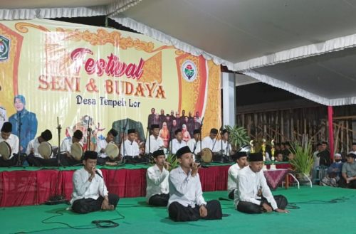 Bertahan di tengah gempuran modernisasi, itulah gambaran Festival Seni Budaya Desa Tempeh Lor, Lumajang. Satu ajang kreativitas melestarikan seni dan budaya lokal. 