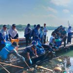 Dari Besuk Pantai bersama PWNA Jatim, ditemukan sampah plastik dari mancanegara. Ada bungkus susu asal Turki Süt, bungkus keripik kentang asal Rusia Stax, bungkus mi instan asal India Maggi, dan bungkus mi asal Ukraina Reeva.