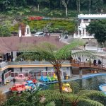 Meskipun sudah berusia tua, Taman Rekreasi Selecta masih menjadi magnet bagi wisatawan. Selain menyediakan wahana menantang, wisatawan akan dimanjakan oleh warna-warni ini. 