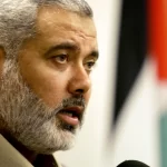 Ismail Haniyeh dibunuh Israel 31 Juli 2024. Surat Ali Imran/3:169-172 yang dia baca saat mengimami sebuah salat lalu viral. Ayat 169 menegaskan yang gugur di jalan Allah terus 'hidup'. 