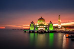 Masjid, Bukan Hanya Tempat Salat dan Zikir