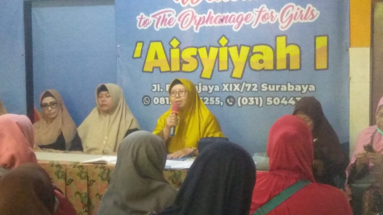 Anak-anak non panti tak luput dari perhatian pengurus Panti Asuhan Yatim Putri (PAYP) Aisyiyah 1 Baratajaya. Program pembinaan dan santunan menjadi agenda yang kelak akan berkesinambungan.