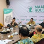 Maarif House menggelar diskusi seri keempat bertema Agama, Kebudayaan, dan Moralitas Publik. Salah satu penyataan menarik yang muncul tentang kebutuhan pemimpin yang mampu mengambil keputusan berdasarkan nilai-nilai yang kuat.