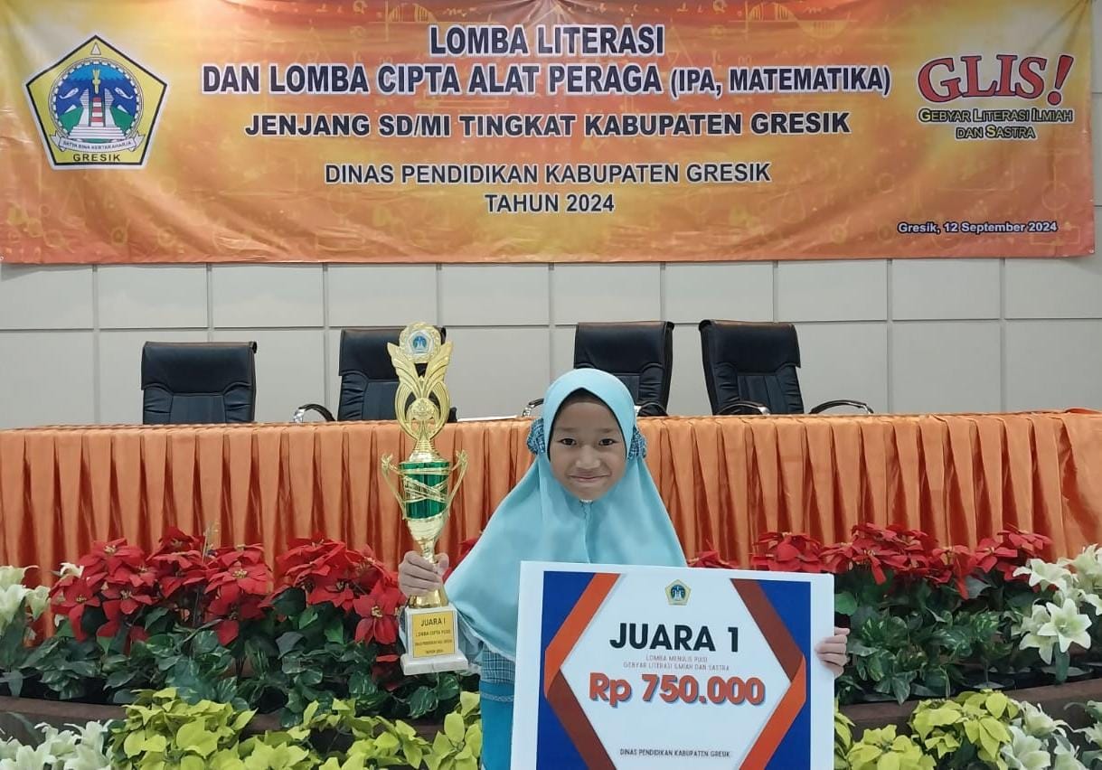 ‘Gresik Ialah Kotaku’ karya siswa SDMM Azkadina Alfanani, meraih juara pertama lomba cipta puisi dalam Gebyar Literasi Ilmiah dan Sastra Dinas Pendidikan Kabupaten Gresik. Dari kata-kata sederhana lahir harapan besar.