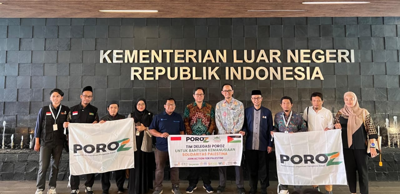 Poroz atau Perkumpulan Organisasi Pengelola Zakat berkolaborasi untuk membawa misi kemanusiaan ke Palestina. Mereka membawa 12 truk kontainer berisi pangan dan hygiene pack untuk dikirm ke pengungsi Paletina melalui Yordania