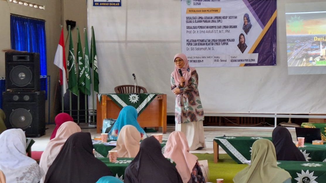 Limbah buah sering terbuang sia-sia. Maka Majelis Ekonomi Ketenagakerjaan (MEK) bersama Lembaga Lingkungan Hidup dan Penanggulangan Bencana (LLHPB) PCA Sleman mengadakan pelatihan pengelolaan limbah sampah.