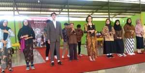 Lomba Fashion Show Sumpah Pemuda di Smagas Meriah