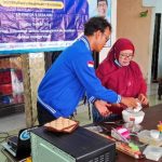 Brownies chips toping pudak dibuat mahasiswa Universitas Muhammadiyah Gresik (UMG) dalam rangka Kuliah Kerja Nyata (KKN) tematik tahun 2024. Pemanfaatan pudak sebagai bahan tambahan ini karena memiliki cita rasa khas Gresik.