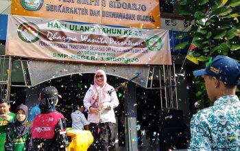 Clasmeet di SMPN 3 Sidoarjo menjadi ajang para siswa untuk bersosialisasi, berkolaborasi, dan mempererat tali persaudaraan.