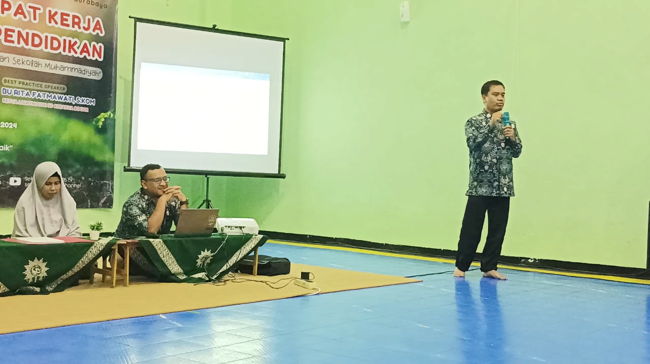 Guru dan Karyawan Sekolah Kreatif Baratajaya Teken Pakta Integritas