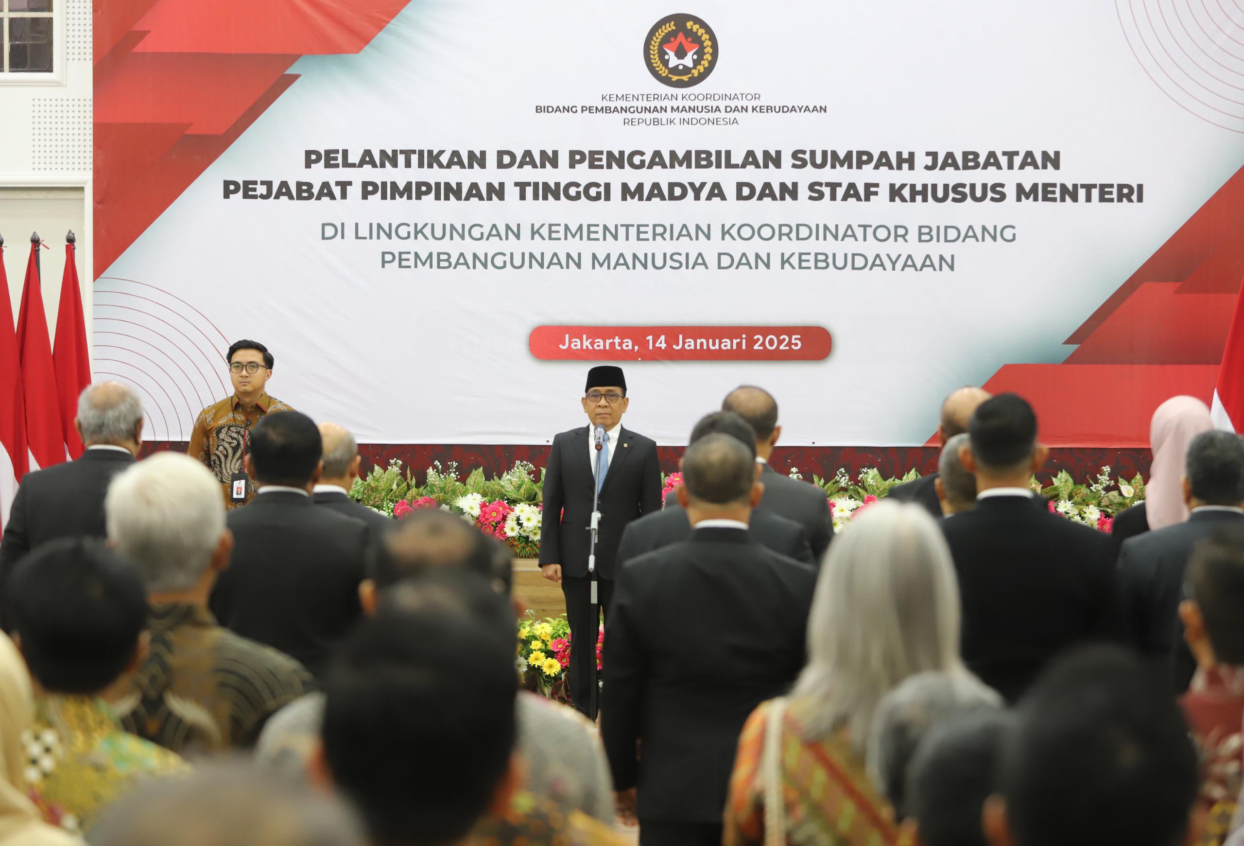 Kementerian ini harus menjadi smart ministry. Pekerjaan semakin banyak, tapi bukan berarti waktu lembur semakin lama. Kita lakukan pekerjaan dengan cara yang lebih cerdas.