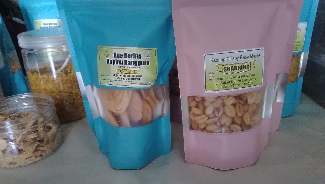 Kuping Kangguru, kue kering yang sudah sering ekspor ke Aussie, dapat ditemui di stan bazar Aisyiyah Lumajang.  Bazar Aisyiyah turut meriahkan silaturahmi PDM Balapan. 