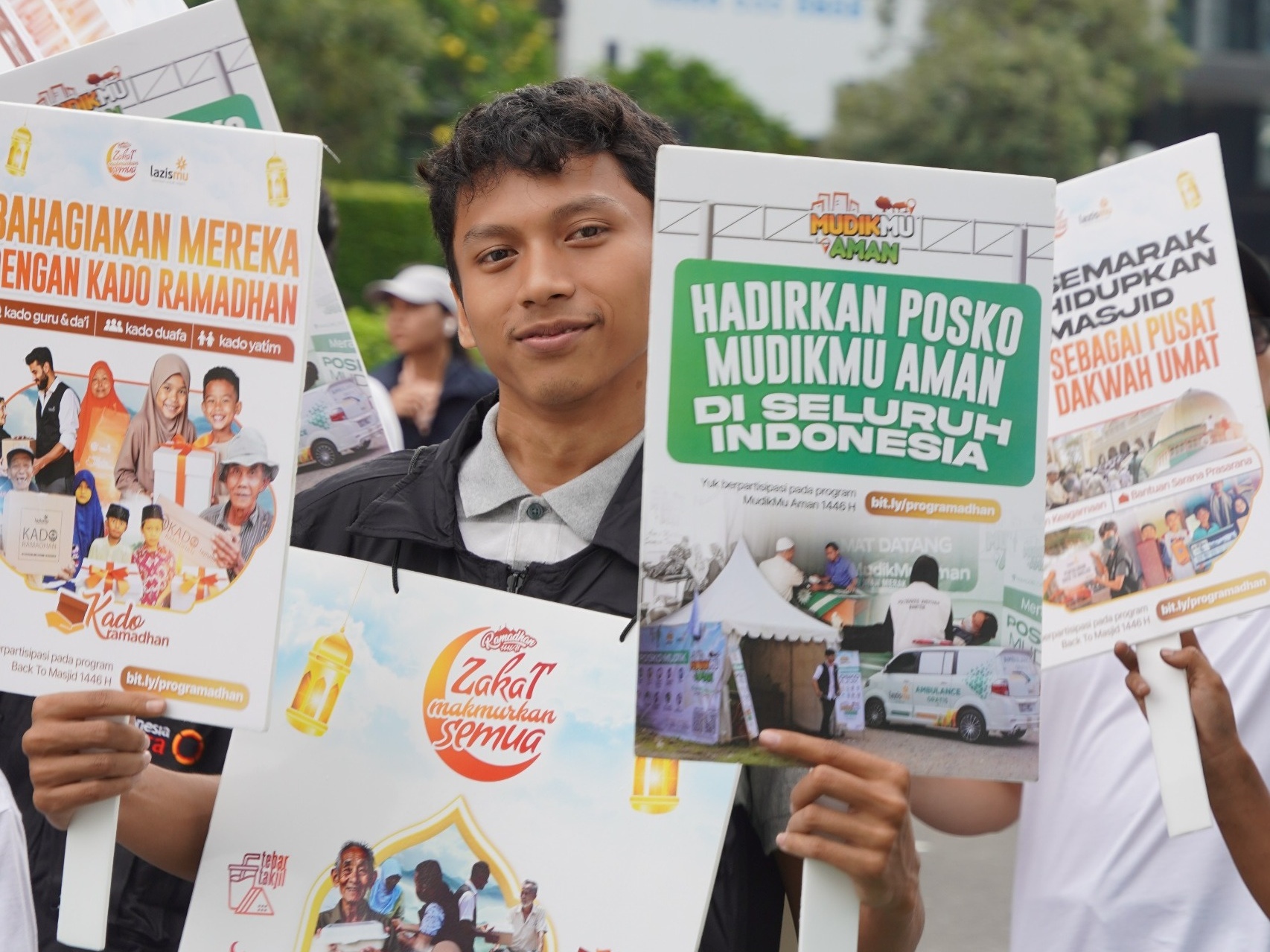 Relawan Lazismu kampanyekan sadar zakat di CFD Sudirman