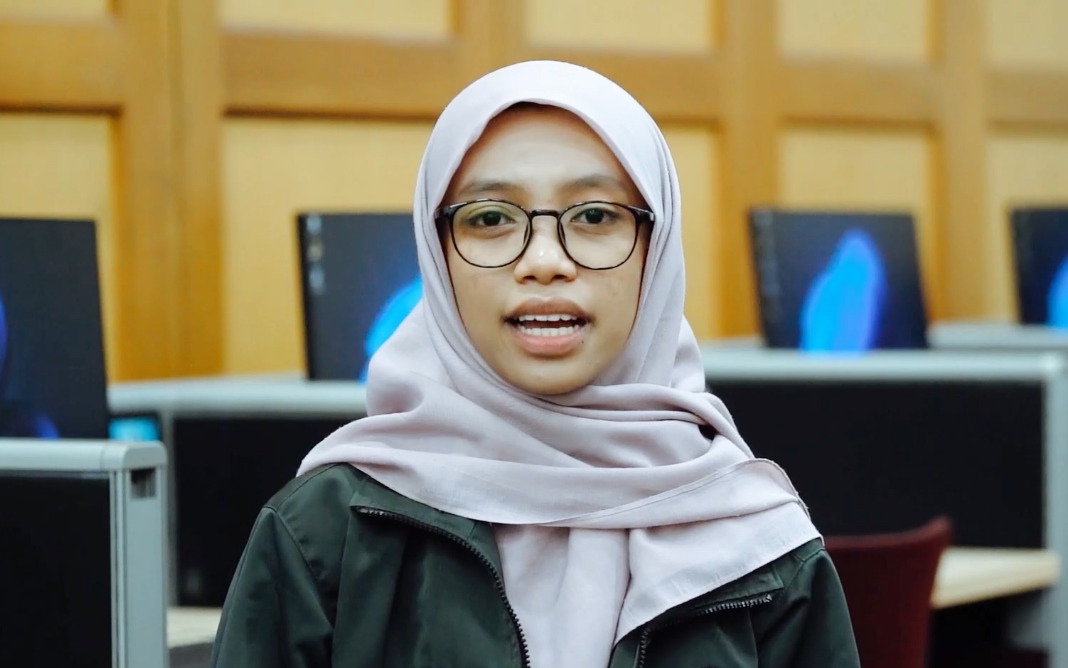 Larynt Sawfa Kenanga: Wisudawan UMM Ber-IPK 4.0 yang Sukses Bangun Startup Metaverse dari Bangku Kuliah