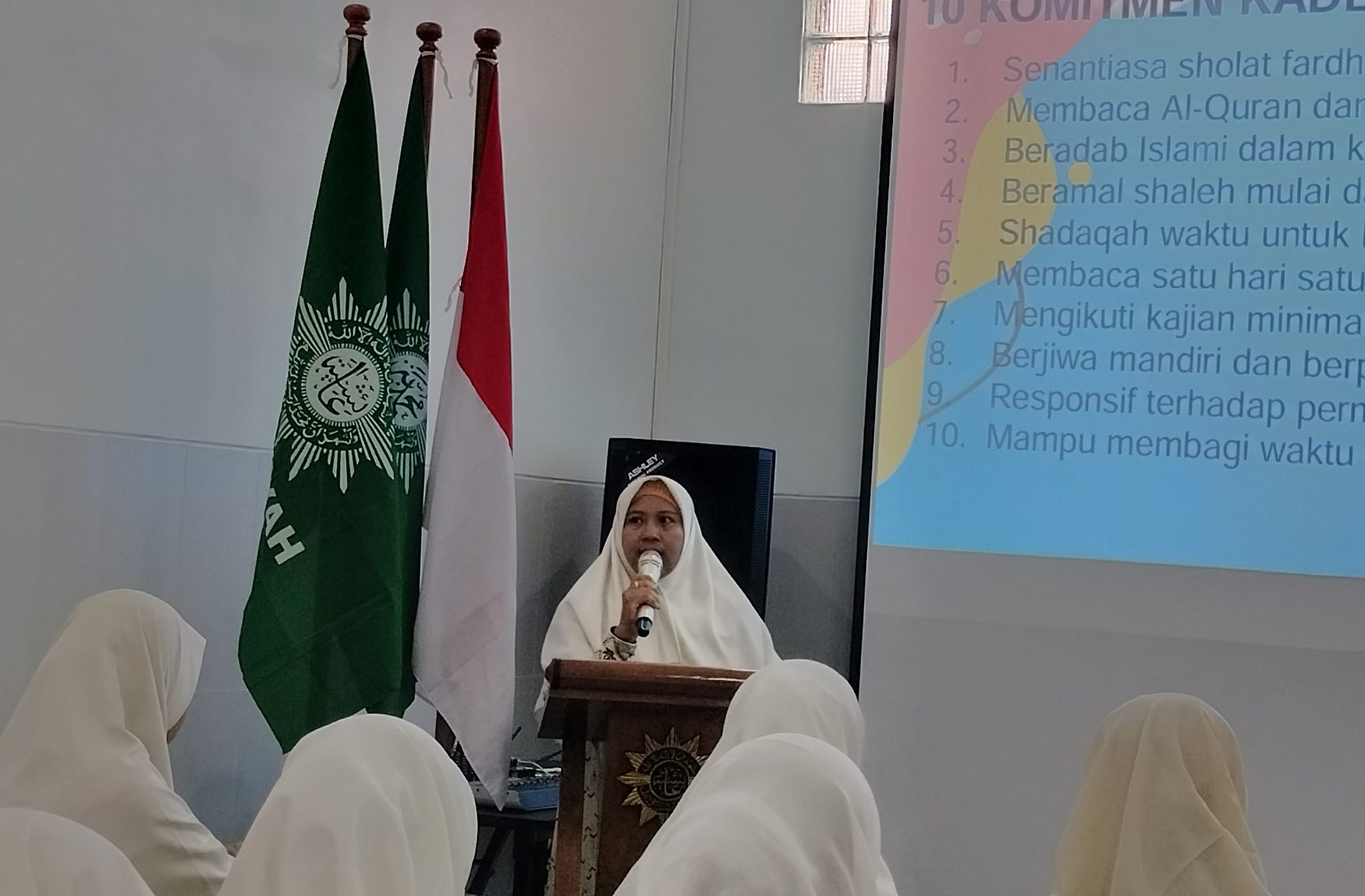 Solid gerakkan Nasyiah, PCNA Gresik Kidul serta Gresik Tengah mengikuti Darul Arqam NA 1 gabungan. Selama dua hari, mereka mengikuti perkaderan formal di Gedung Pusat Layanan Terpadu Aisyiyah Gresik.