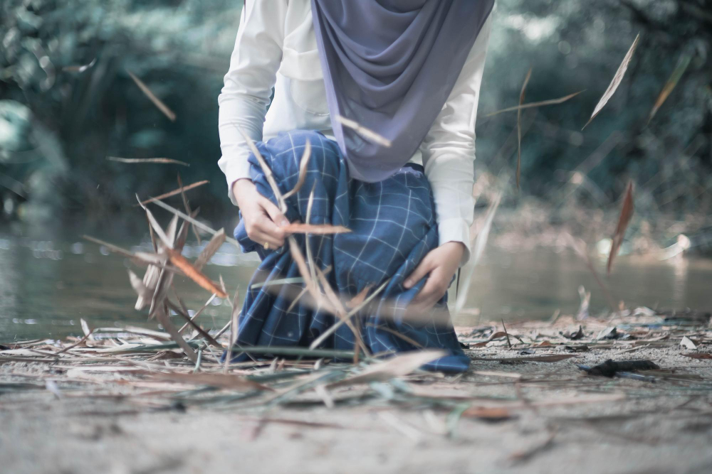 Makna Luas Sedekah: Kata, Laku, dan Harta