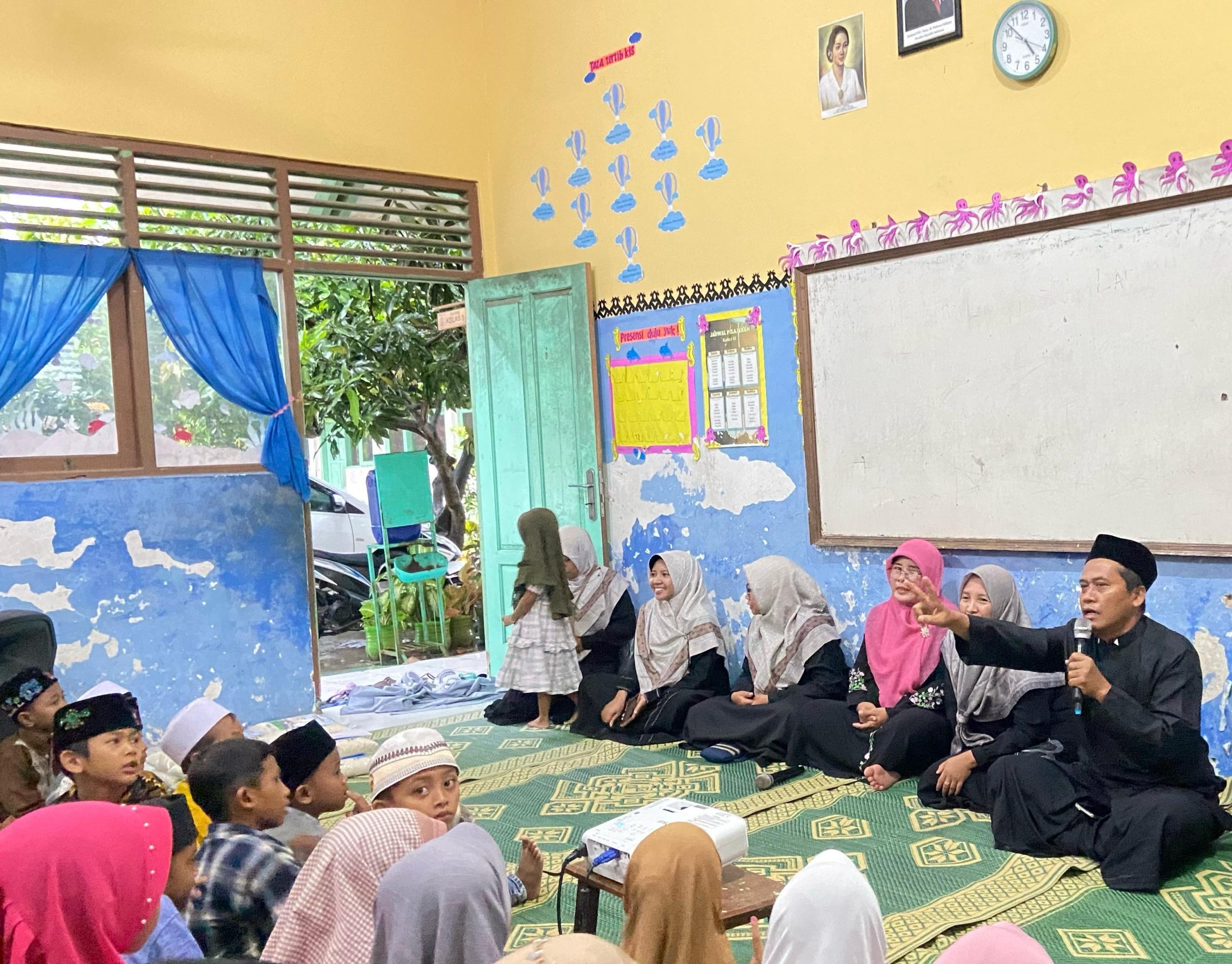 Hujan Tak Surutkan Semangat Siswa UPT SD Negeri 299 Gresik Hadiri Pondok Ramadan