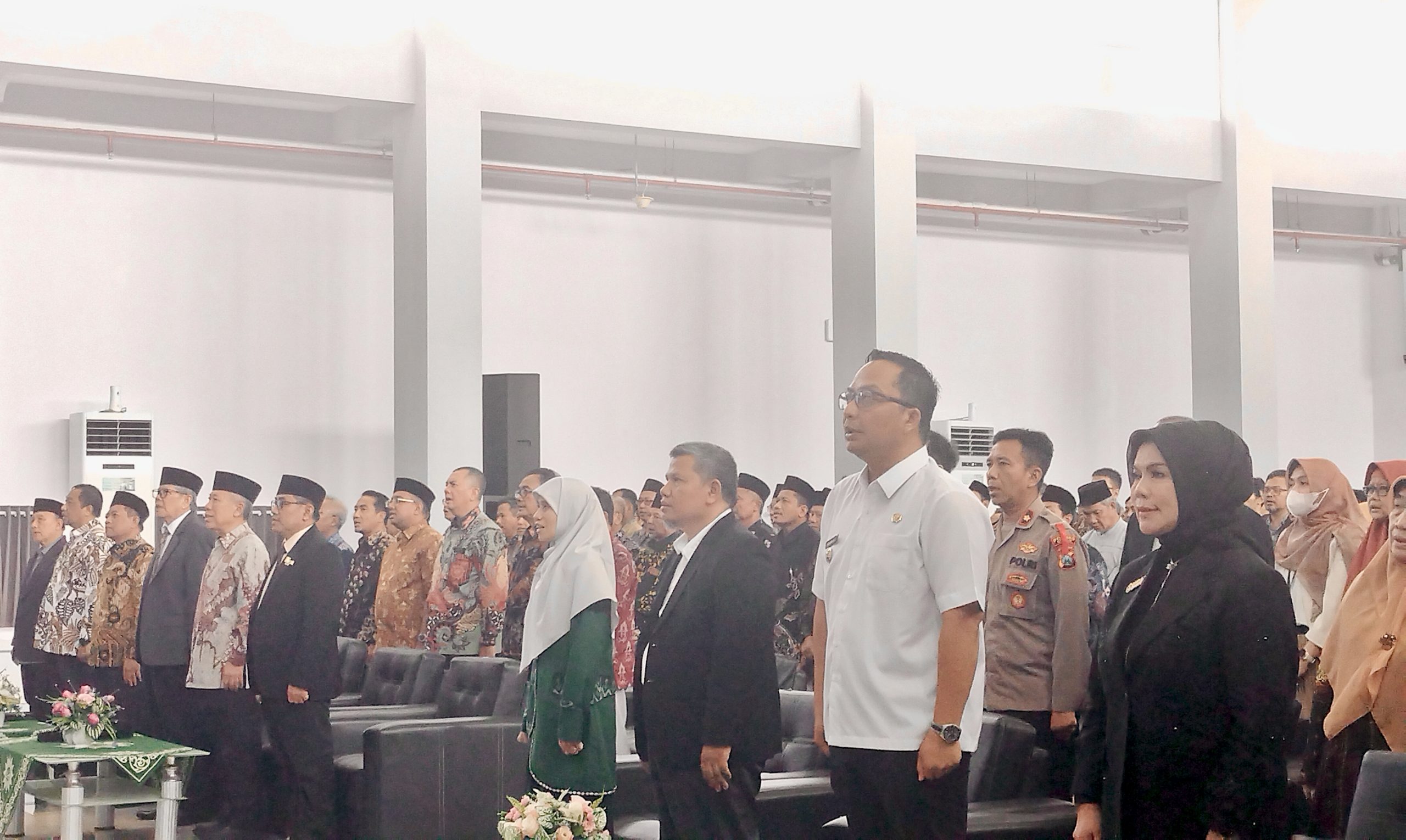 Wabup Gresik dr. H. Asluchul Alif, M.Kes., MM., M.HP. mengajak UMG menjadi mitra strategis dalam meningkatkan kesejahteraan masyarakat Gresik. Ia juga mengajak UMG meneken MoU dengan Pemda. 