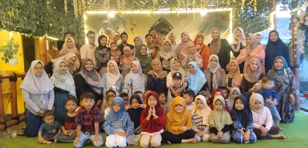 Dari Lesehan ke Hati: Syawalan Penuh Cinta TK Aisyiyah 4 Ahmad Yani Kota Probolinggo