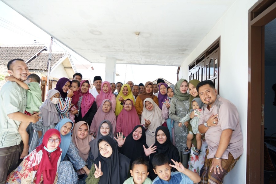 Lebaran Digital, Ketupat Opor Ayam Tak Ada yang Makan