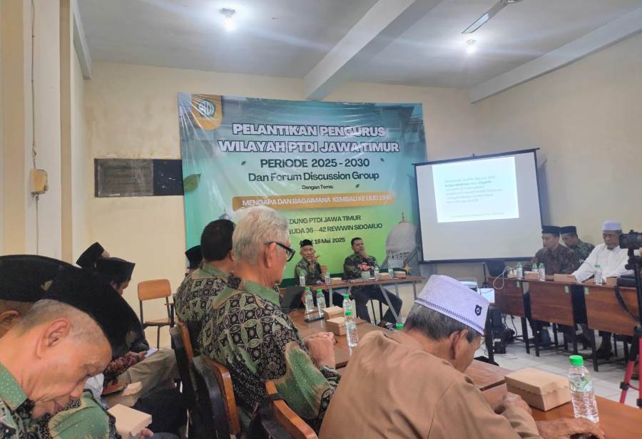 Ciptakan Kegentingan Politik, Jalan Kembali ke UUD 45