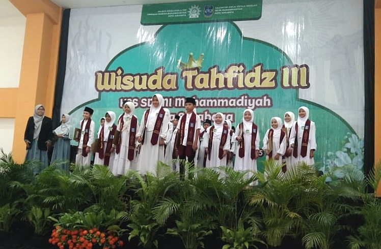 Mengalun Syahdu, Parade Tilawah Warnai Wisuda Tahfiz SD/MI Muhammadiyah Surabaya