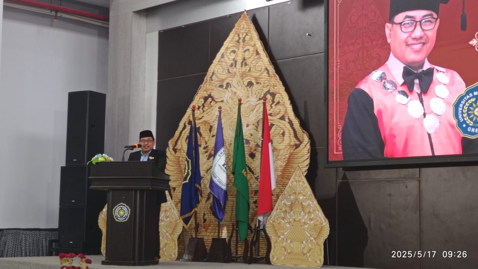 Sukses Itu Dimulai dari Mimpi: Rektor UMG Motivasi Lulusan Ke-35 Smamdela 