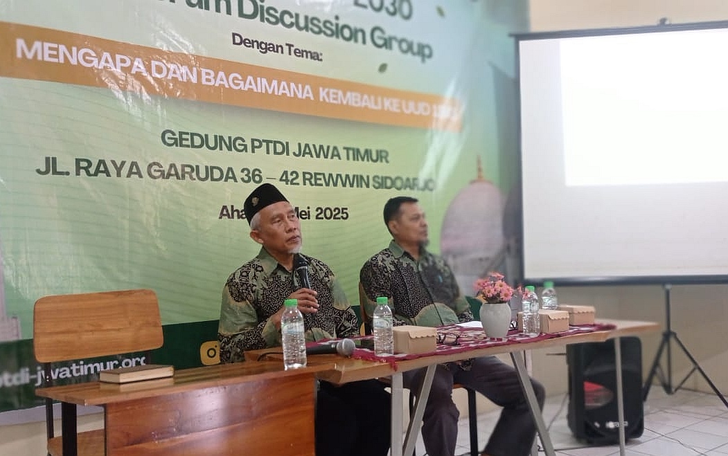 Gagasan kembali ke UUD 1945 dilontarkan Pendidikan Tinggi Dakwah Islam (PTDI). Amandemen konstitusi menjadikan negara dikuasai politikus yang korup.