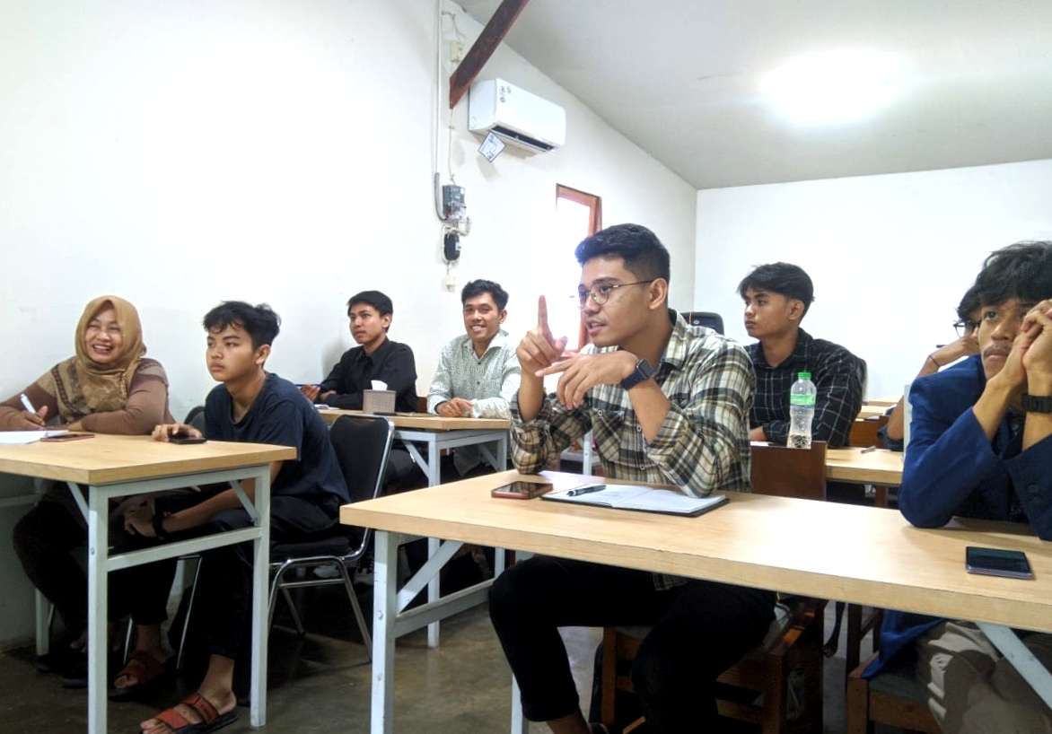 Sumu Banyumas menggelar mentoring eksklusif “Grow With AI” bagi pengusaha muda Muhammadiyah, membekali mereka strategi digital berbasis AI untuk mengoptimalkan usaha sekaligus menjadikan bisnis sebagai jalan dakwah.