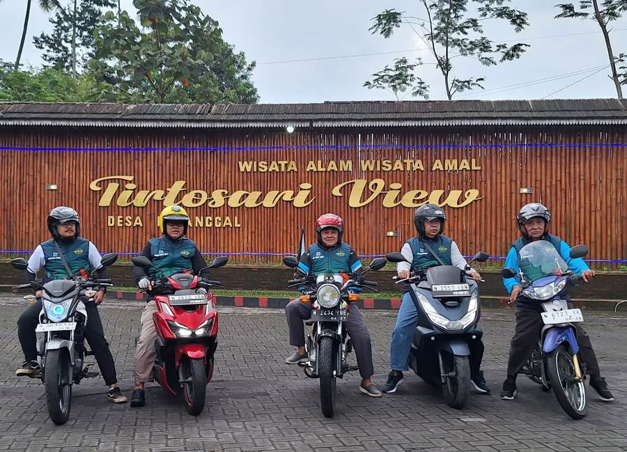 Bikersmu Lumajang awalnya hanya komunitas touring naik motor menjelajah desa dan gunung.