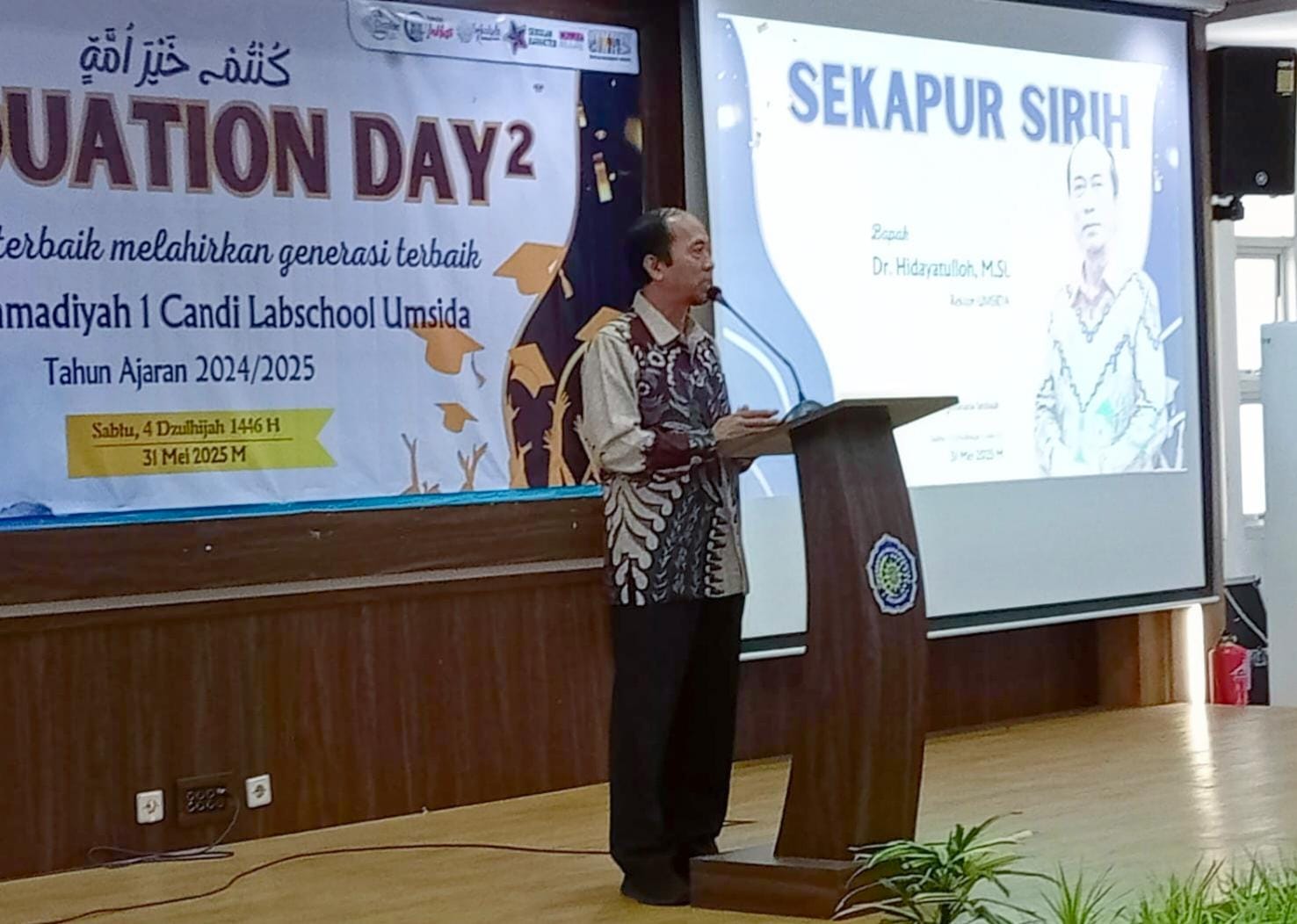 Rektor Umsida, Dr. Hidayatullah, M.Si menyampaikan Sekapur Sirih (Tagar.co/Moh. Rizqi Hidayat)