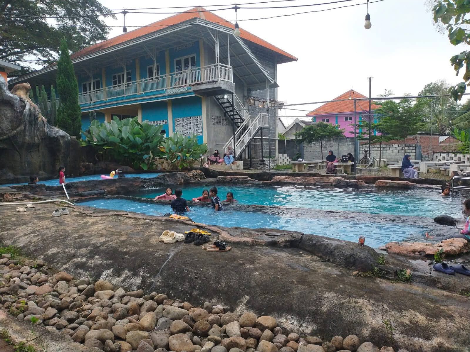 Di tengah hari-hari Tasyrik, eLKISI menggelar Camp Tasyrik—sebuah momen istimewa yang mempertemukan cinta orang tua dan semangat santri dalam balutan kebersamaan, doa, dan pendidikan berbasis nilai-nilai islami.