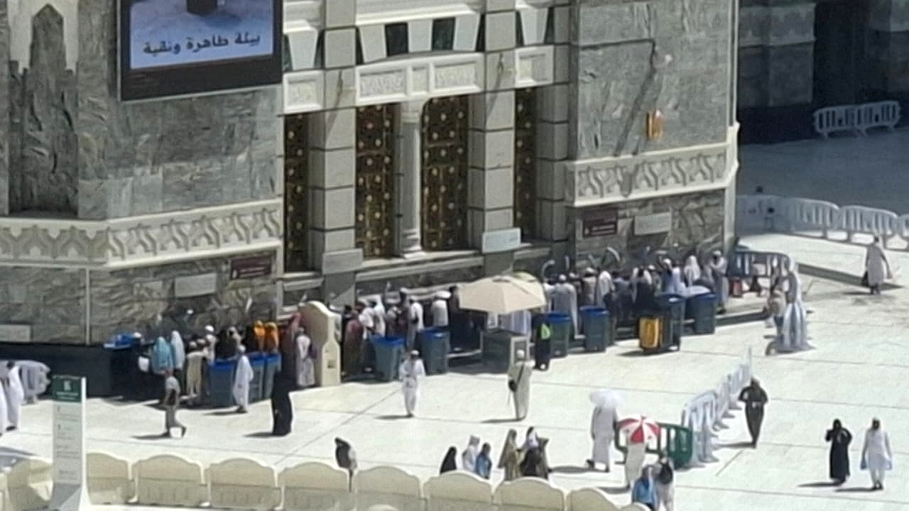 Rahasia Doa di Balik Seteguk Zamzam