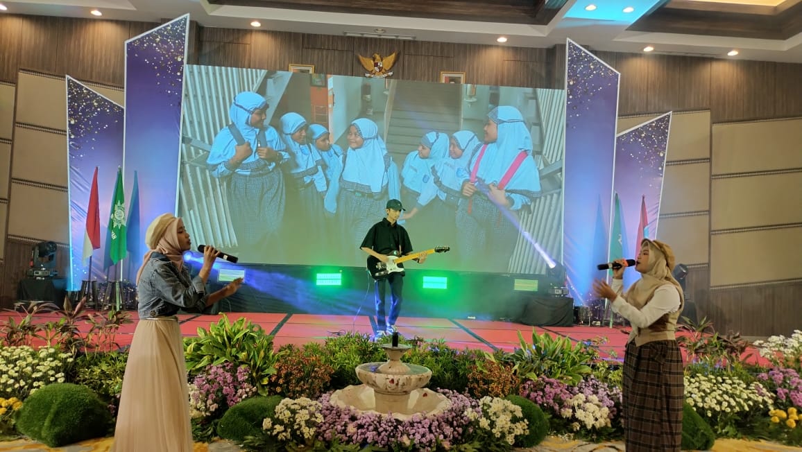 Tiga Alumni Berlian School Memukau, Nostalgia di Panggung Special Moment