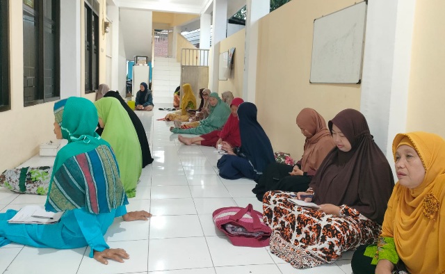 Kajian subuh di Masjid Al-Kahfi bahas tanda kerasnya hati, ajak jamaah muhasabah dan kembali lembutkan jiwa.