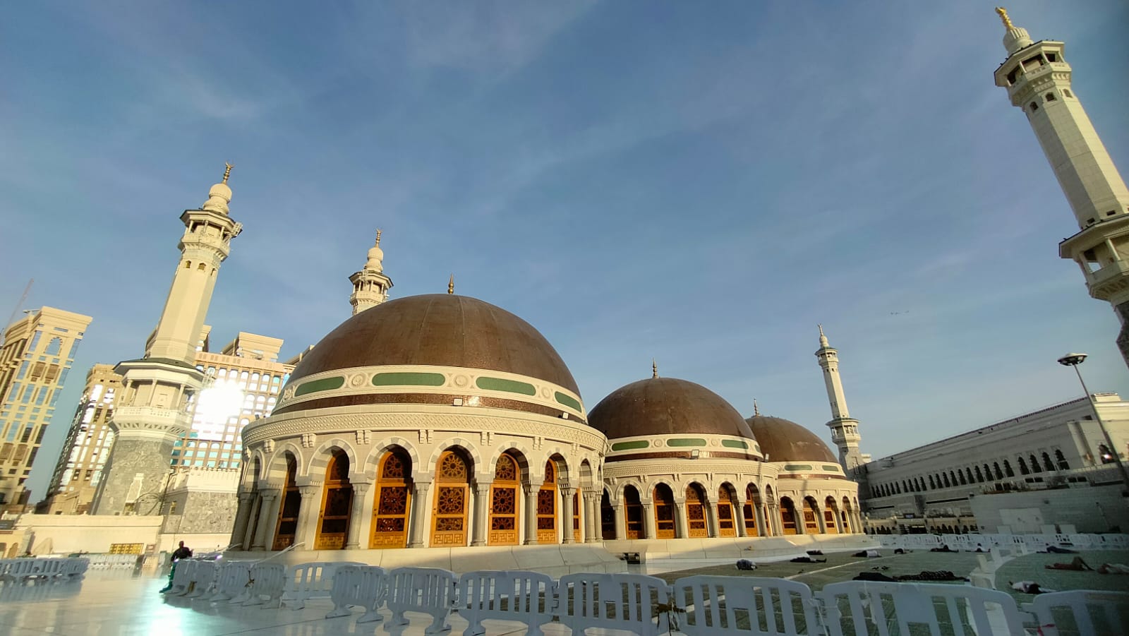 Tanjakan, Doa, dan Zamzam: Sehari Penuh Perjuangan di Masjidilharam