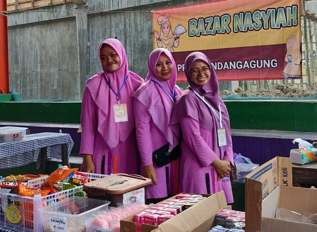 Bazar Nasyiah Meriahkan Wisuda dan Gebyar PAUD di Watungkal Edupark