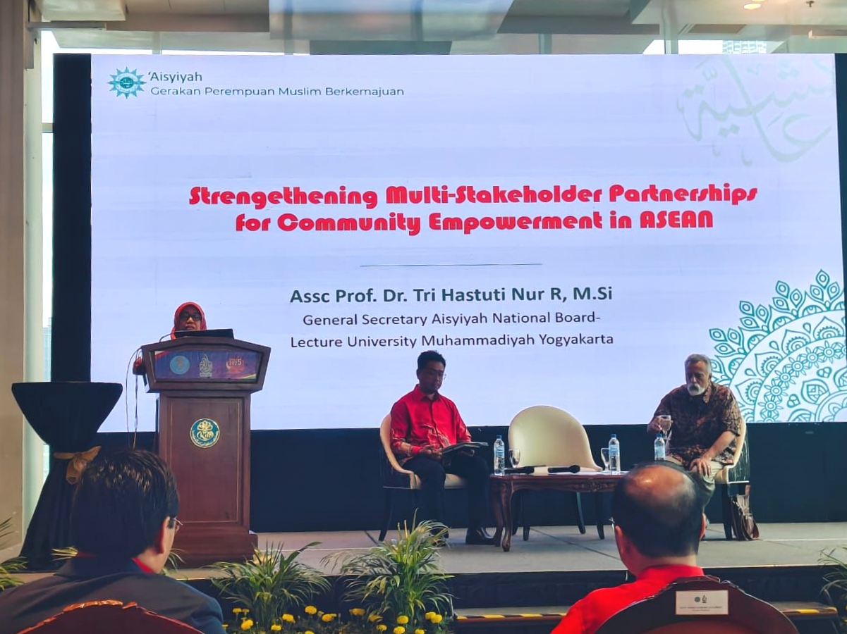 Dalam Forum Kemitraan Multipihak di Kuala Lumpur, Aisyiyah menegaskan bahwa pembangunan inklusif ASEAN hanya bisa terwujud jika masyarakat akar rumput dilibatkan—dengan nilai-nilai lokal seperti gotong royong dan ta’awun sebagai fondasinya.