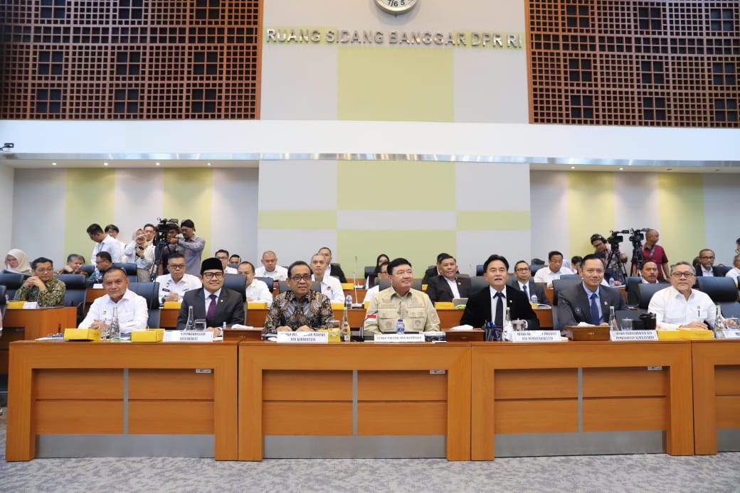 Menko PMK Pratikno tekankan SDM pilar RPJMN 2025–2029. Ia mengusulkan penguatan anggaran kawal program prioritas, termasuk talenta AI dan pendidikan digital untuk semua.