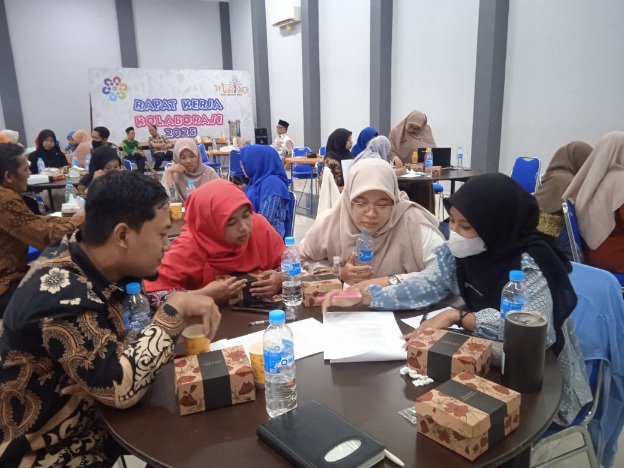 Workshop inklusif Majelis Dikdasmen-PNF PCM Sidoarjo, beri pengalaman nyata bagi guru mengenali kebutuhan khusus murid lewat simulasi dan studi kasus. 