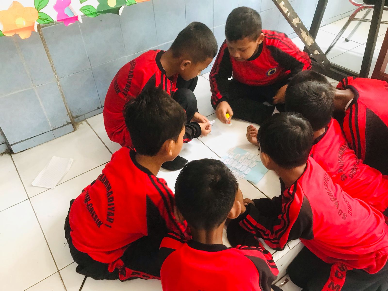 SD Mutu Dukun sukses menggelar MPLS Ramah dengan pendekatan edukatif, permainan seru, dan penanaman 7 Kebiasaan Anak Indonesia Hebat untuk membentuk karakter unggul.