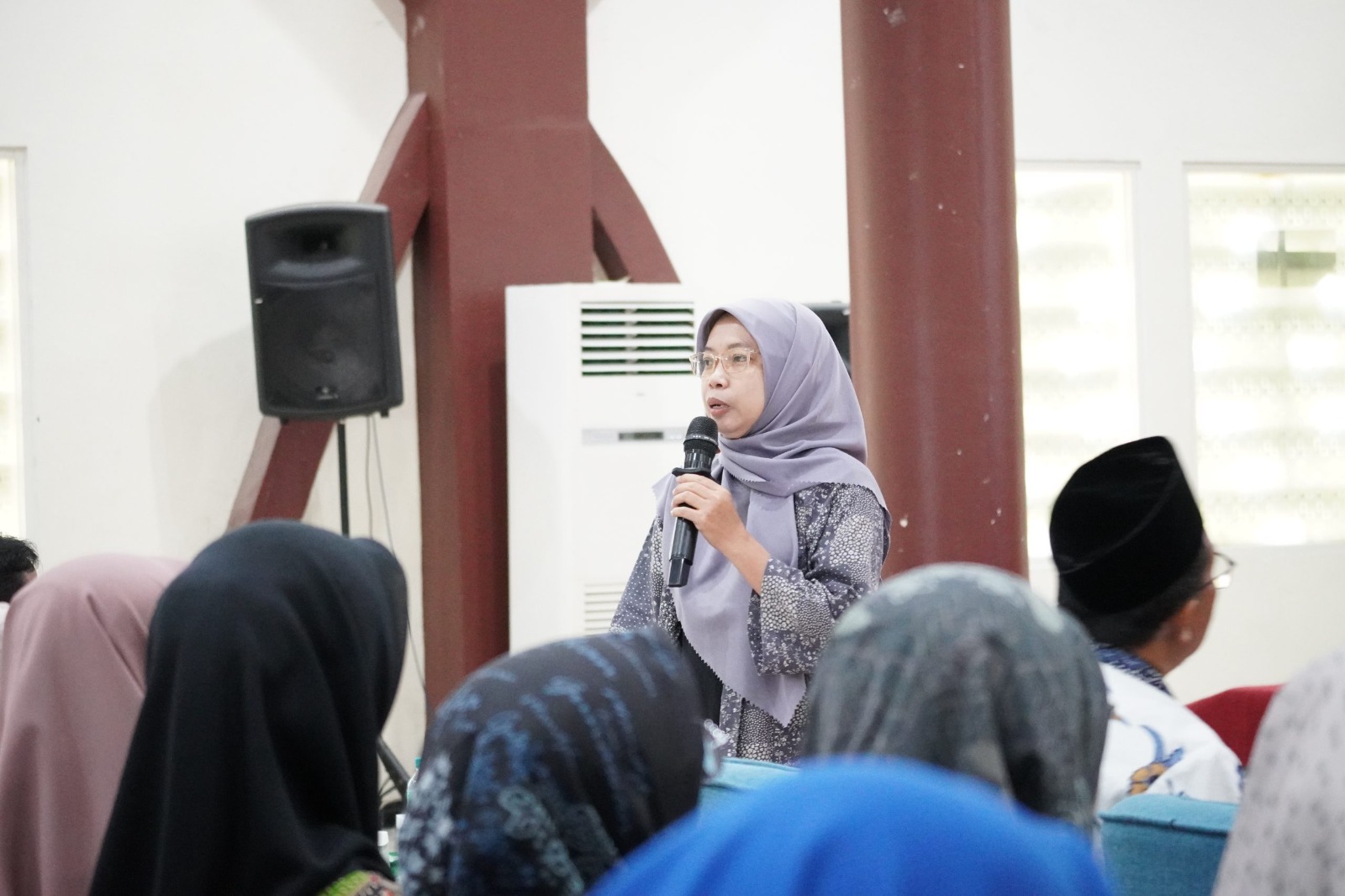 Guru dan kepala sekolah SD Muhammadiyah Melirang ikuti pelatihan pembelajaran mendalam dan kepemimpinan STEM. Persiapkan diri hadapi Kurikulum Merdeka terbaru demi pendidikan berkualitas.