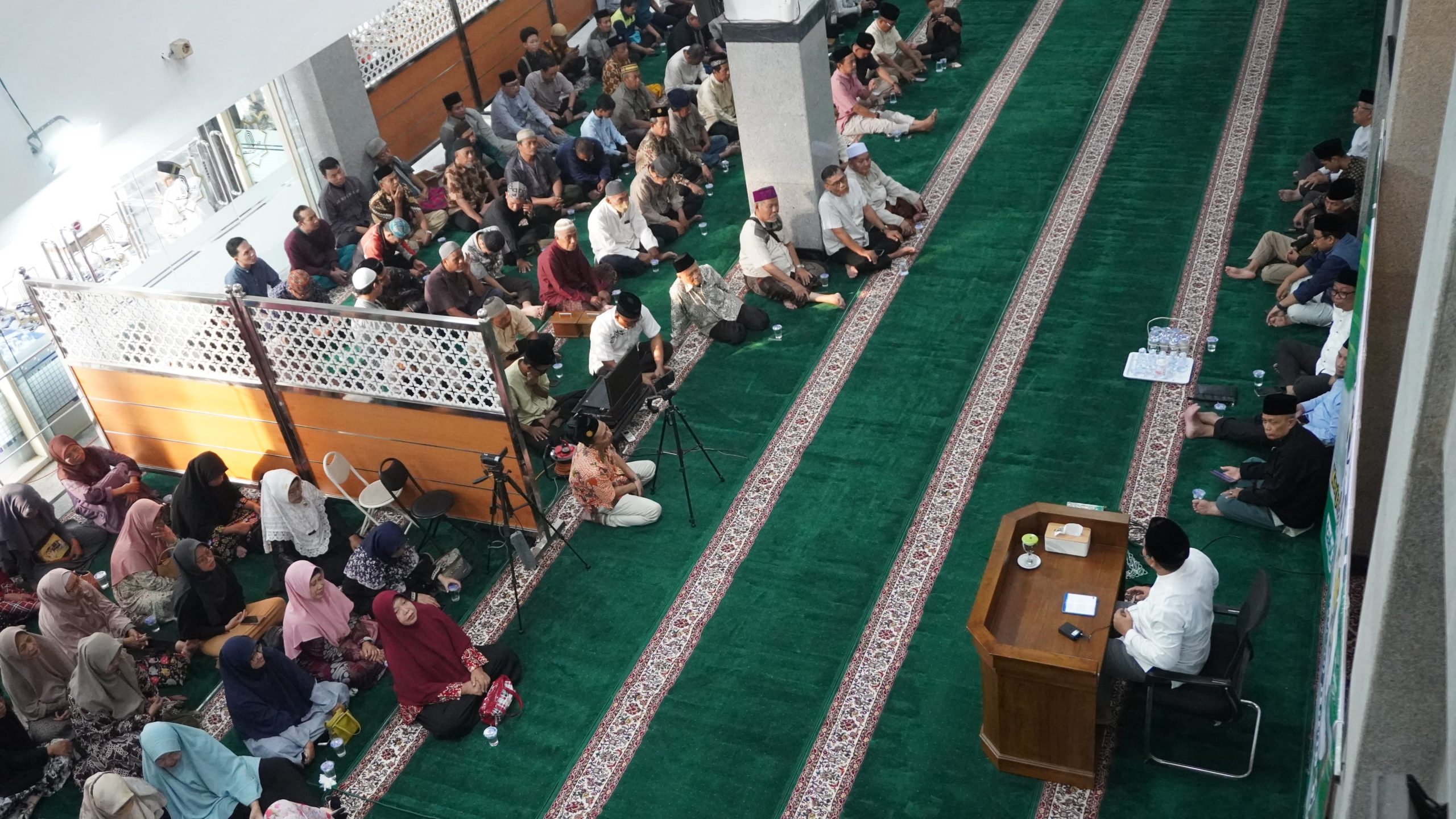Ratusan jemaah ikuti Kajian Ahad Pagi PCM Gresik. Rektor UM Surabaya membahas kesehatan jiwa dalam Islam. Ada 9 penyakit hati yang merusak jiwa.