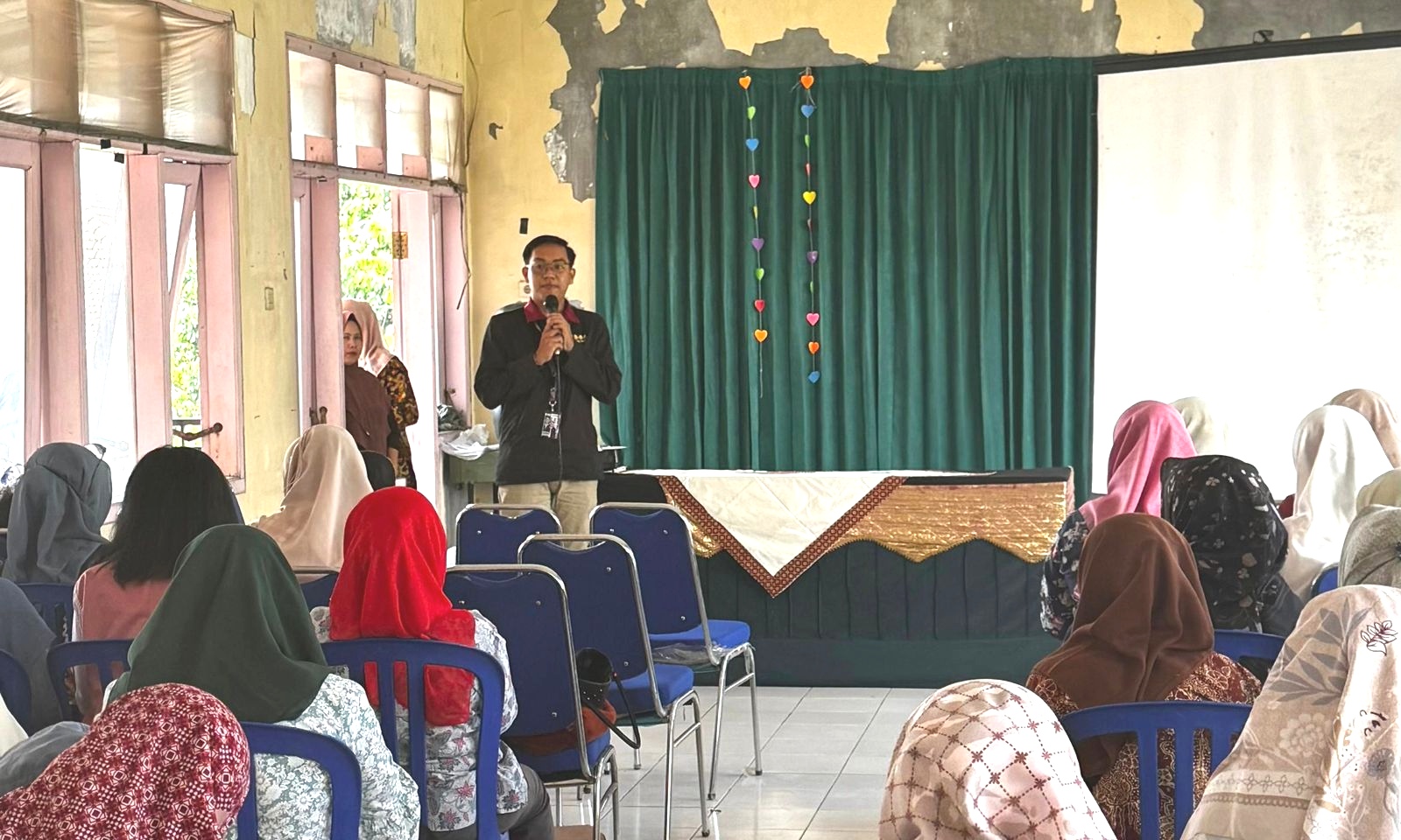 Menanam Gizi dari Pekarangan: Kolaborasi UMM dan Posyandu Sisir Bangun Kemandirian Pangan