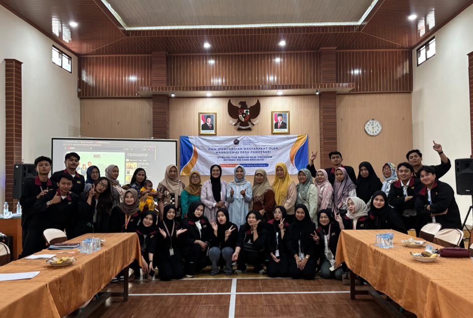 Mahasiswa UMM Ajak Pelaku UMKM Desa Pandesari Menjajal Pemasaran Digital