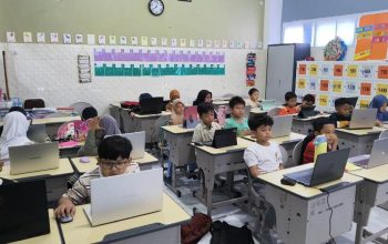 Ekskul Coding sesuatu yang baru di SD Muhammadiyah 18 Mulyorejo Surabaya. Setiap Sabtu pagi murid  mempelajari bahasa pemrograman dan AI.